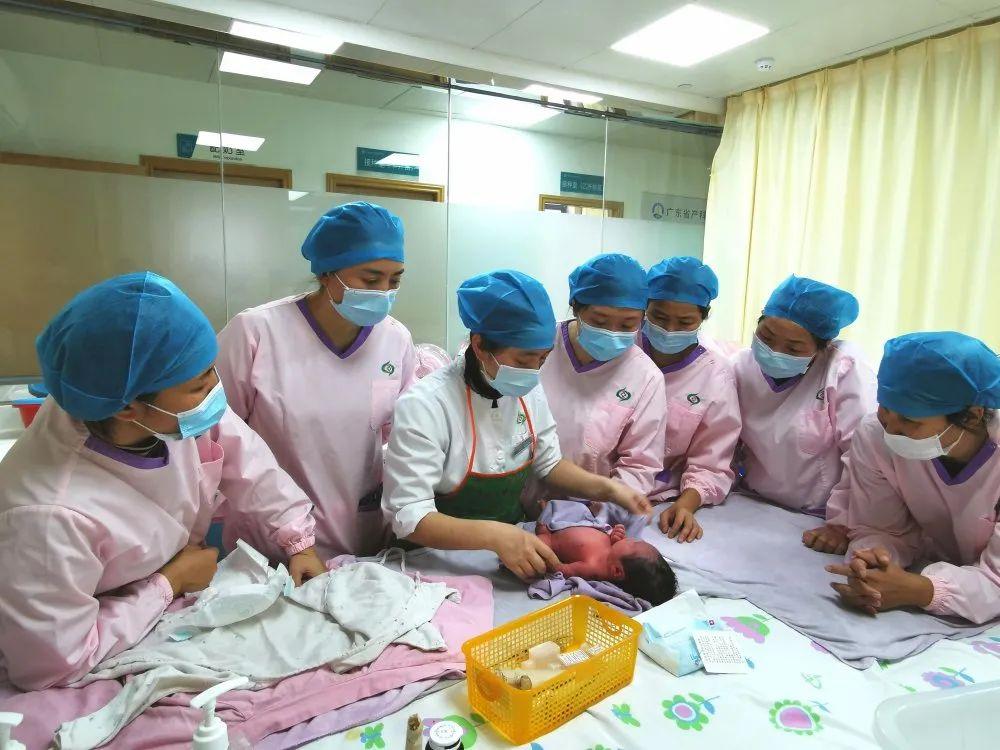 江口县妇婴监护型护送